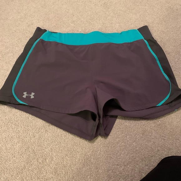 Under Amor - Picture 1 of 2